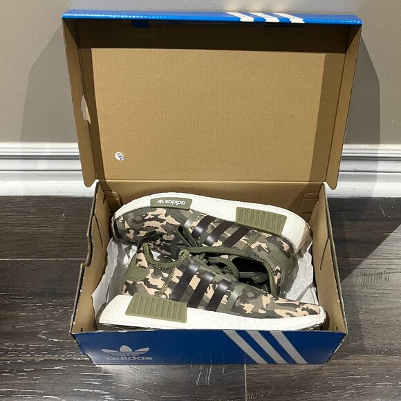 Adidas Junior NMD_R1 Shoes - Picture 9 of 9